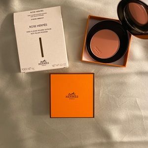 Brand new Hermes silky blush powder in color 19 rose abricot